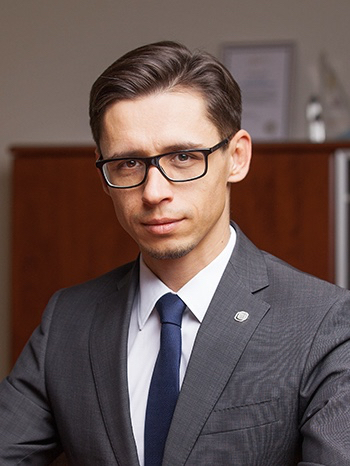 Михно Андрей Анатольевич - директор департамента розничного бизнеса Санкт-Петербургского филиала ОАО